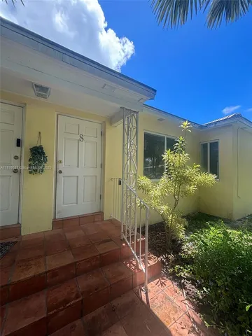 $2,100 | 1015 Northeast 112th Street, Unit S, Biscayne Park, FL 33161