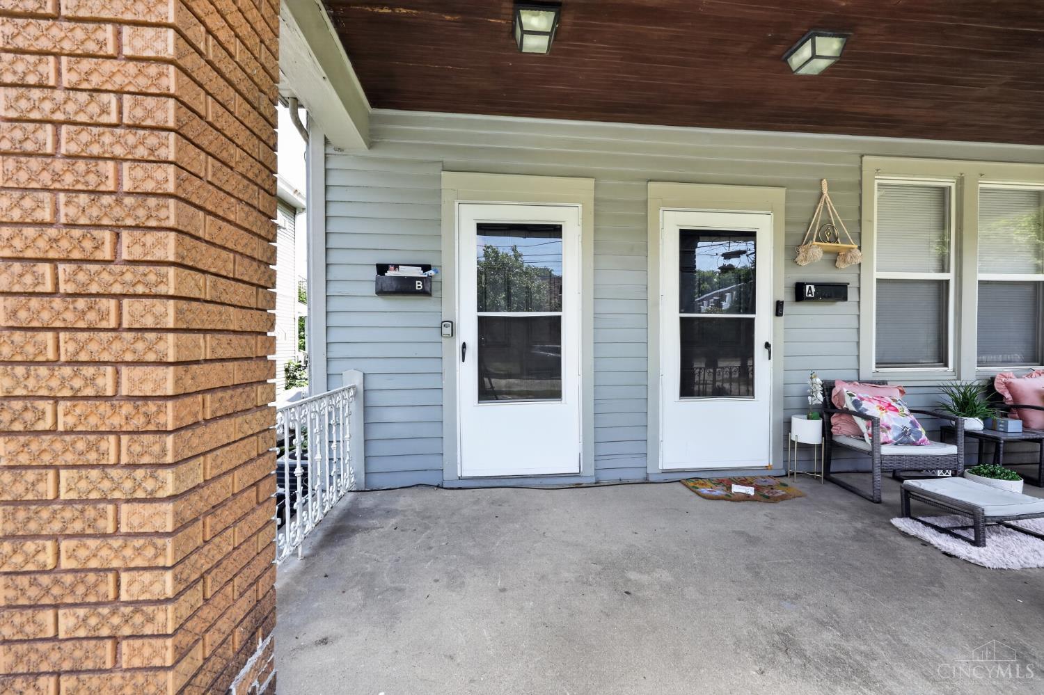 4679 Rapid Run Road Cincinnati, OH 45238 - Photo 2 of 30