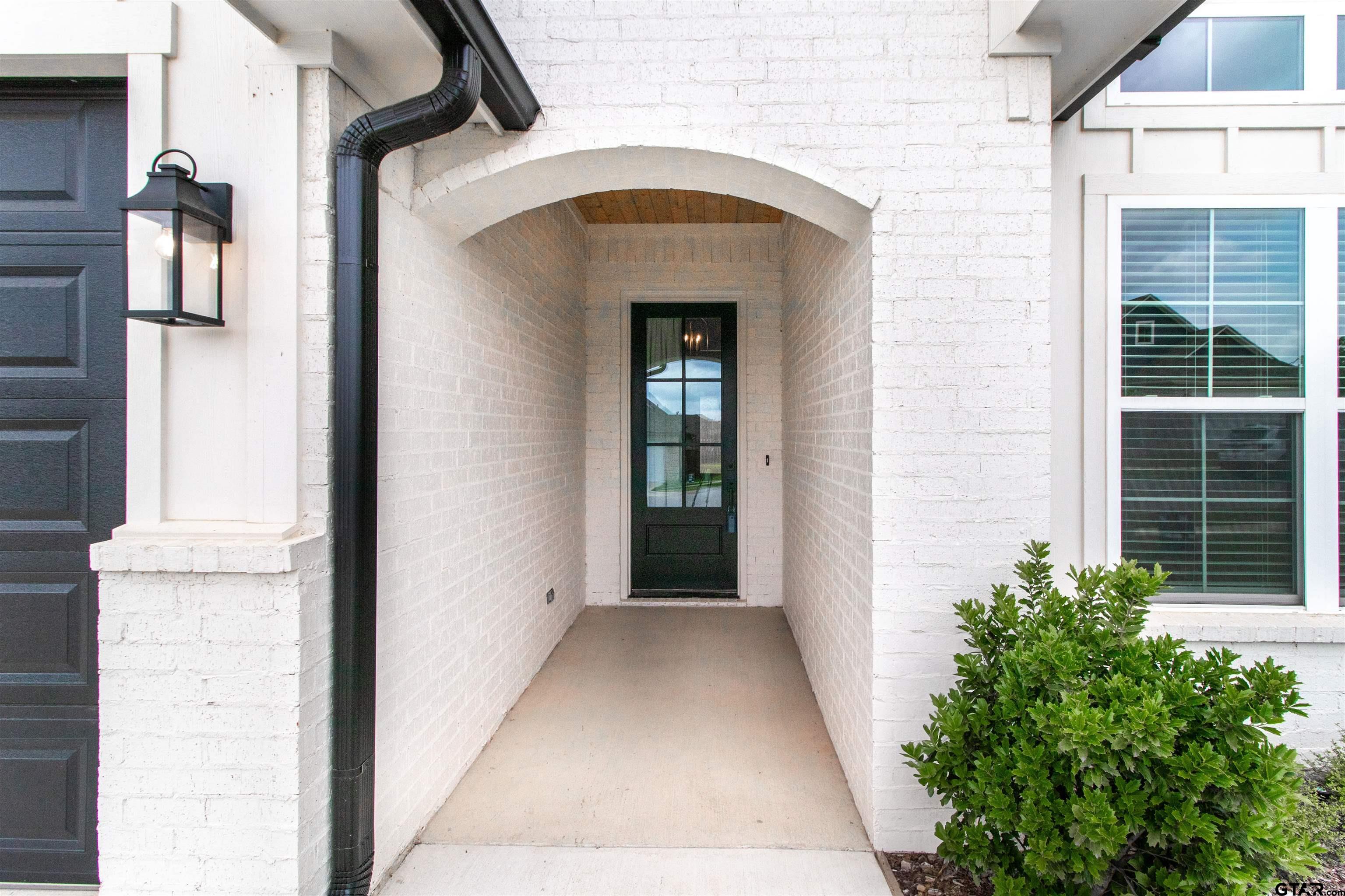 7013 Hillside Avenue Tyler, TX 75707 - Photo 3 of 37