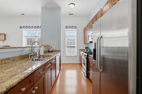 $489,900 | 965 Rogers Street, Unit 104, Downers Grove, IL 60515
