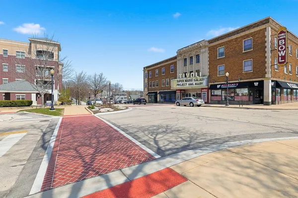 $489,900 | 965 Rogers Street, Unit 104, Downers Grove, IL 60515