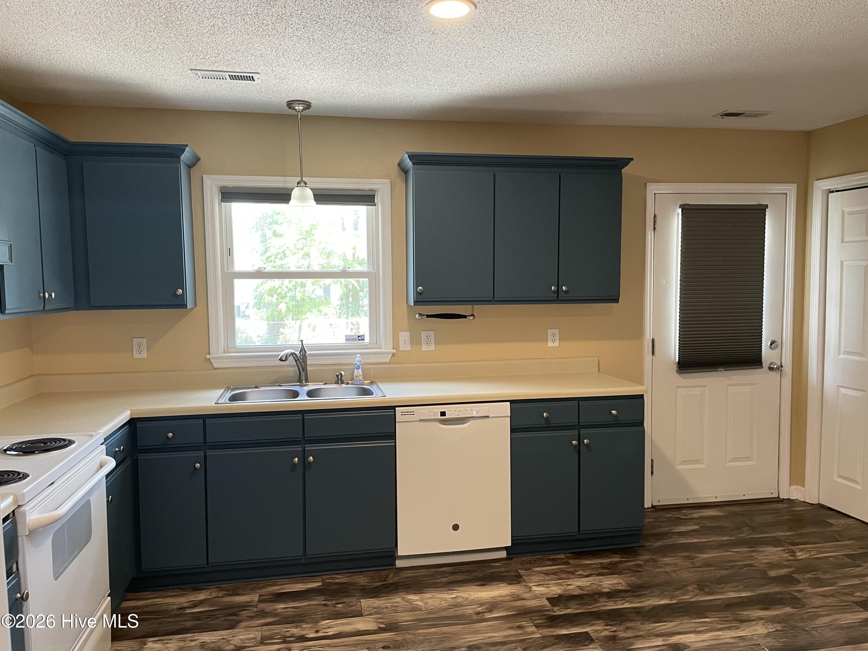 1136 Longleaf Road Southport, NC 28461 - Photo 8 of 43 L1136.8