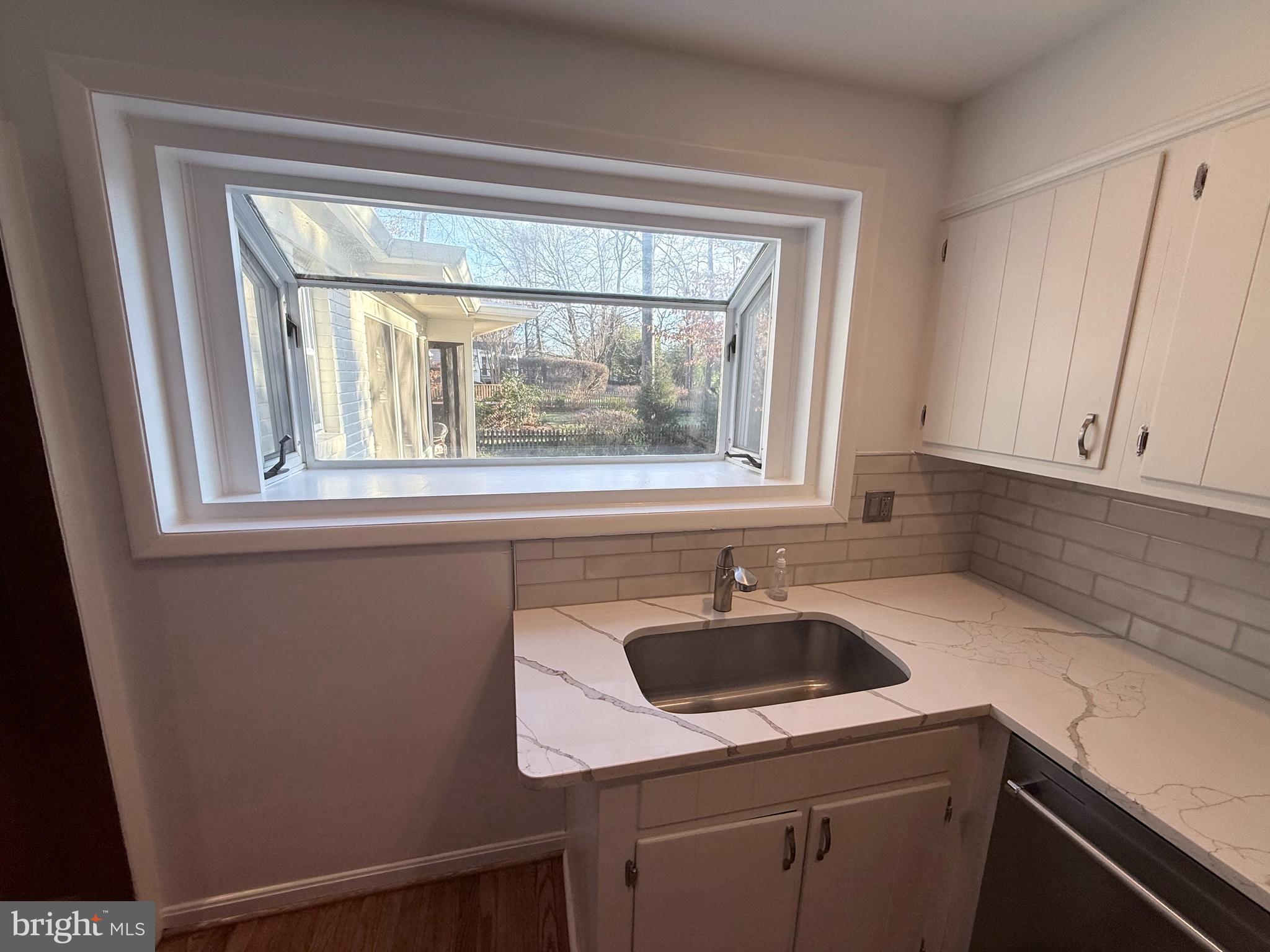 5804 Lenox Road Bethesda, MD 20817 - Photo 11 of 47