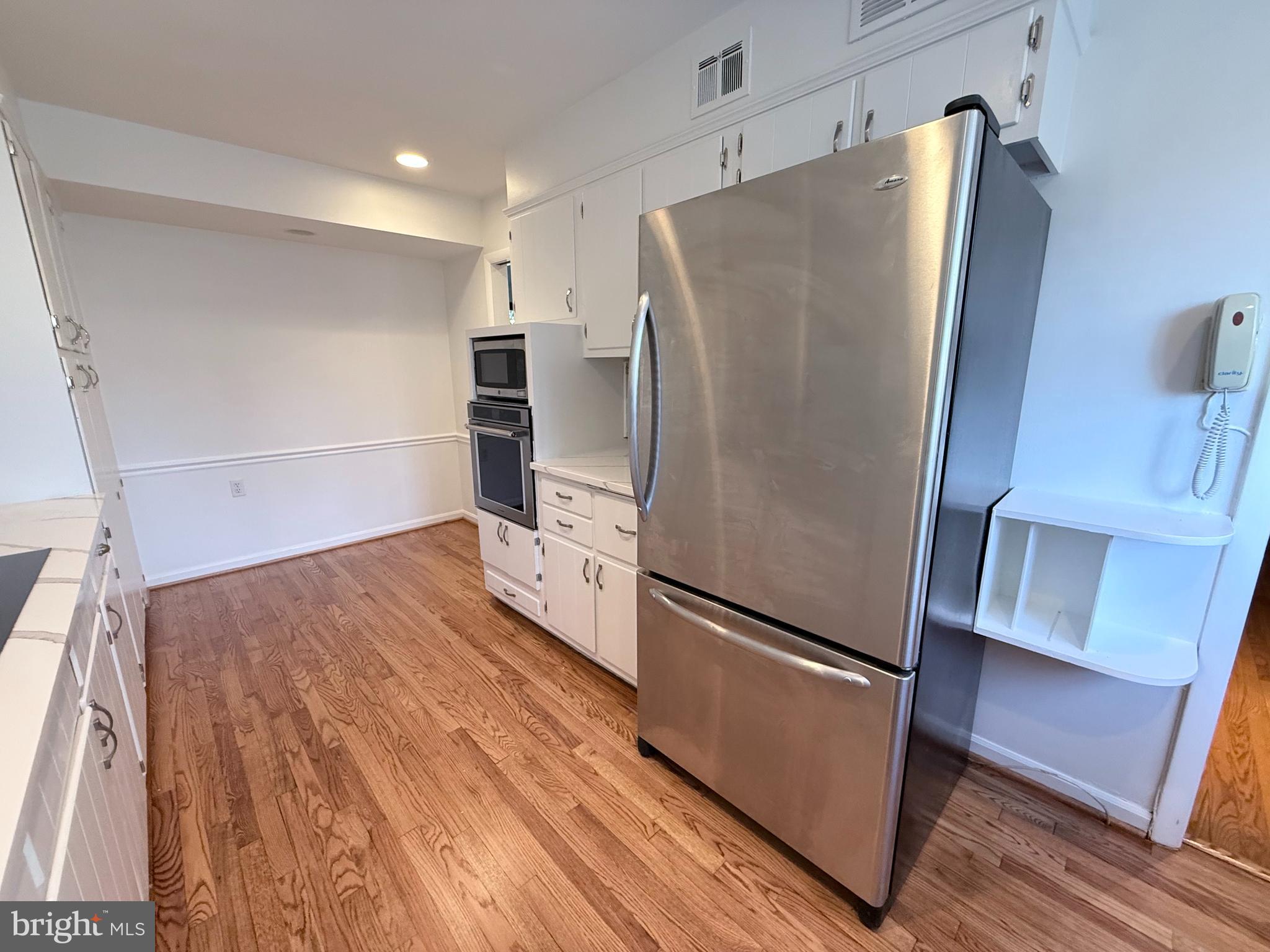 5804 Lenox Road Bethesda, MD 20817 - Photo 12 of 47