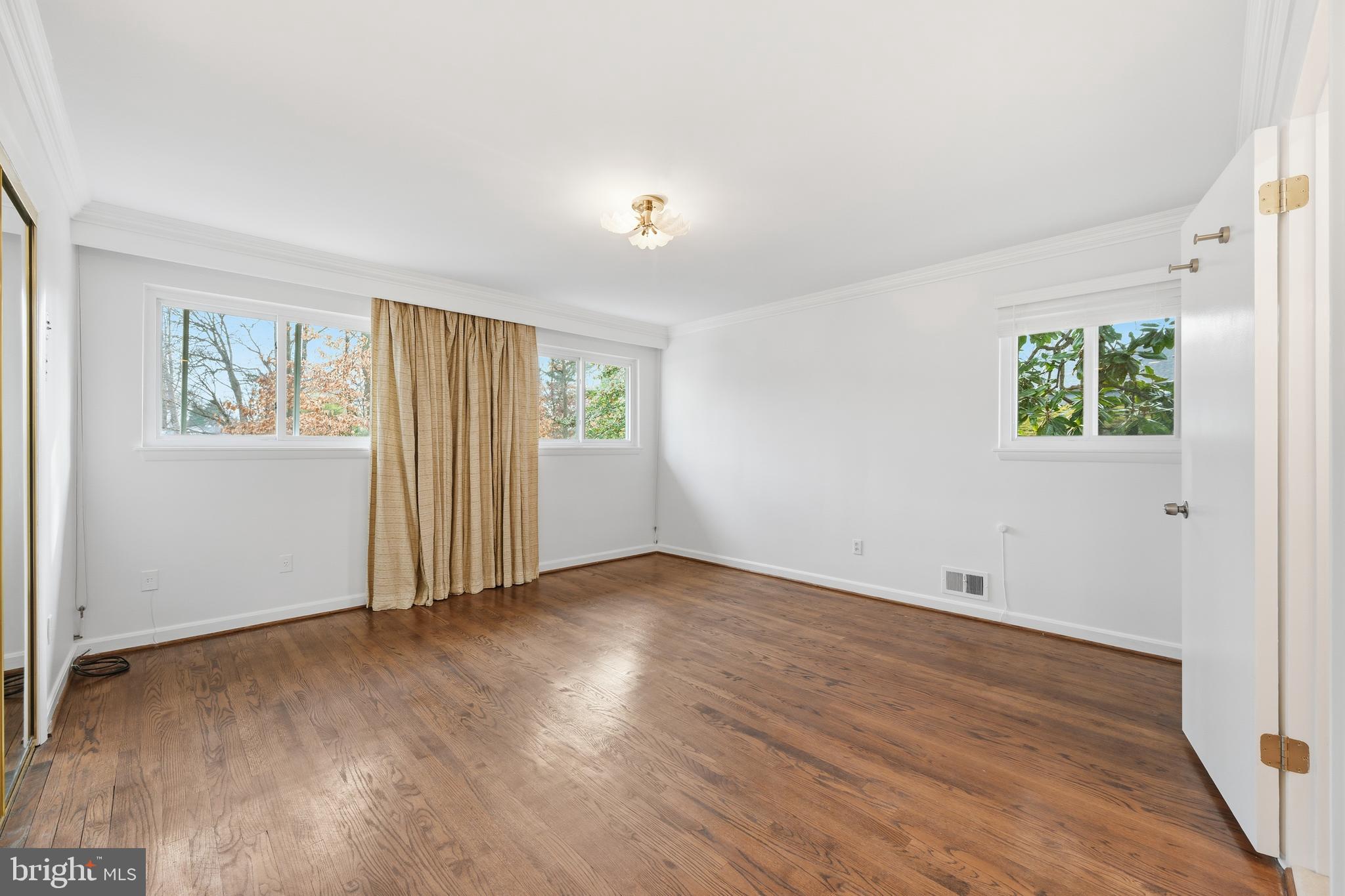 5804 Lenox Road Bethesda, MD 20817 - Photo 18 of 47 Primary Bedroom Suite