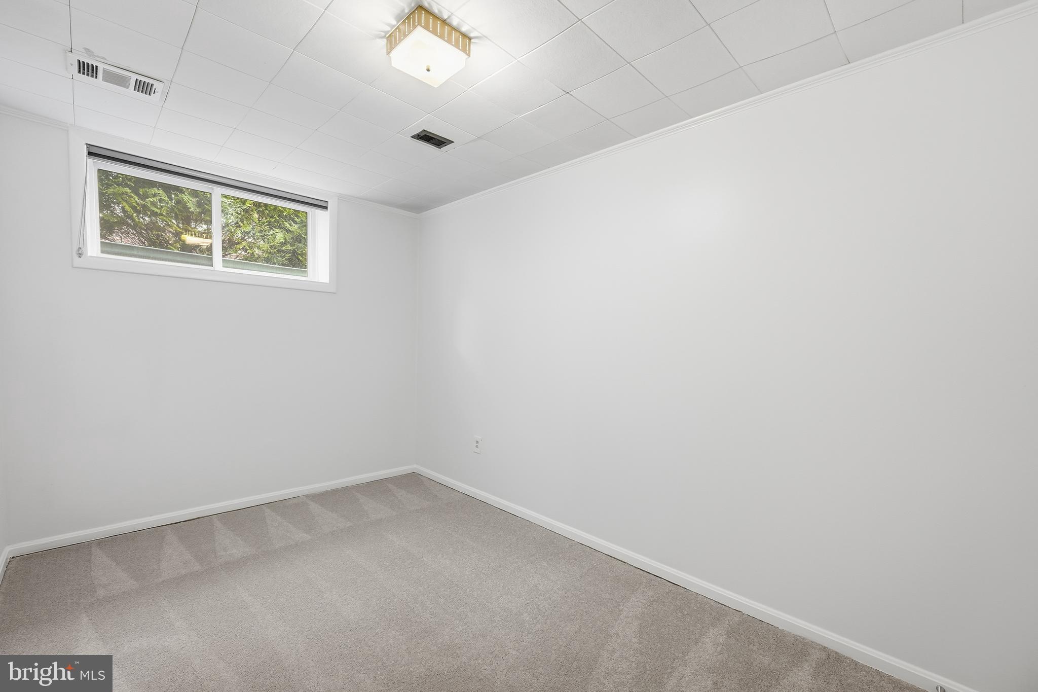 5804 Lenox Road Bethesda, MD 20817 - Photo 37 of 47 Den/Office/Craft Room - New Carpet