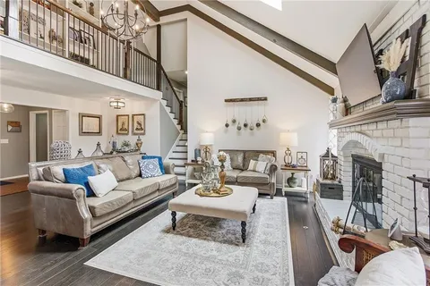 $674,900 | 2229 West 121st Street, Leawood, KS 66209
