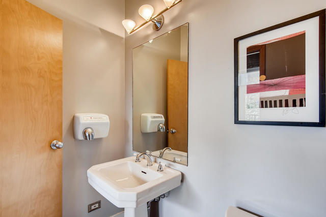 1432 West Erie Street, Unit 2R Chicago, IL 60642 - Photo 14 of 28