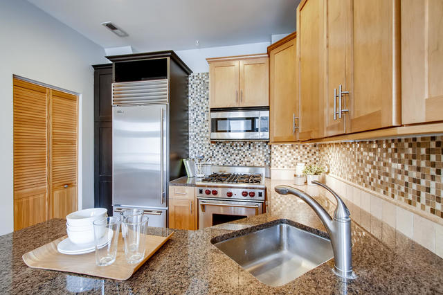 1432 West Erie Street, Unit 2R Chicago, IL 60642 - Photo 9 of 28