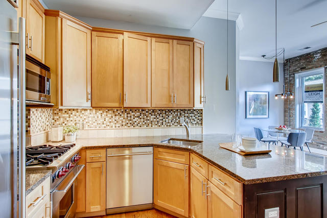 1432 West Erie Street, Unit 2R Chicago, IL 60642 - Photo 10 of 28