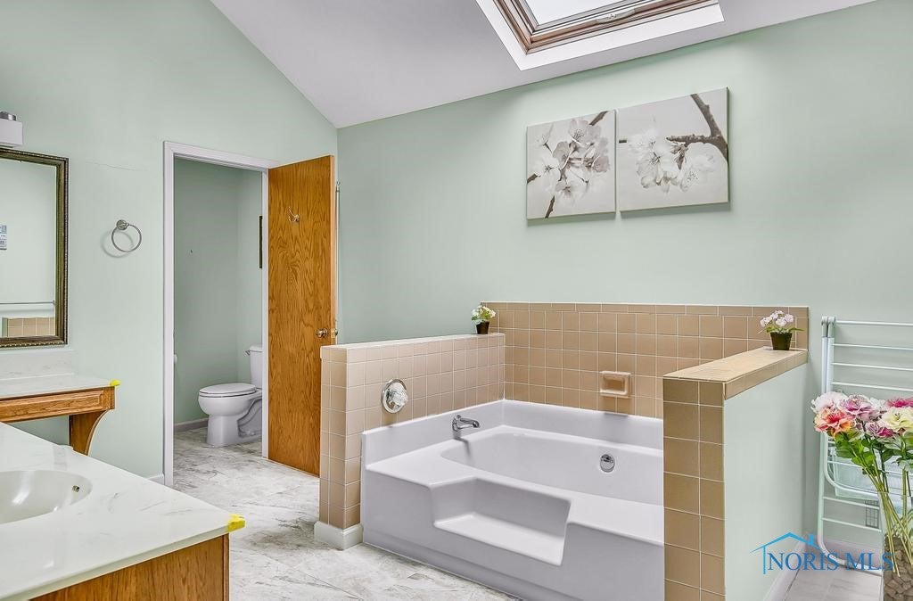 2709 Derby Road Toledo, OH 43615 - Photo 32 of 48 Primary Bathroom