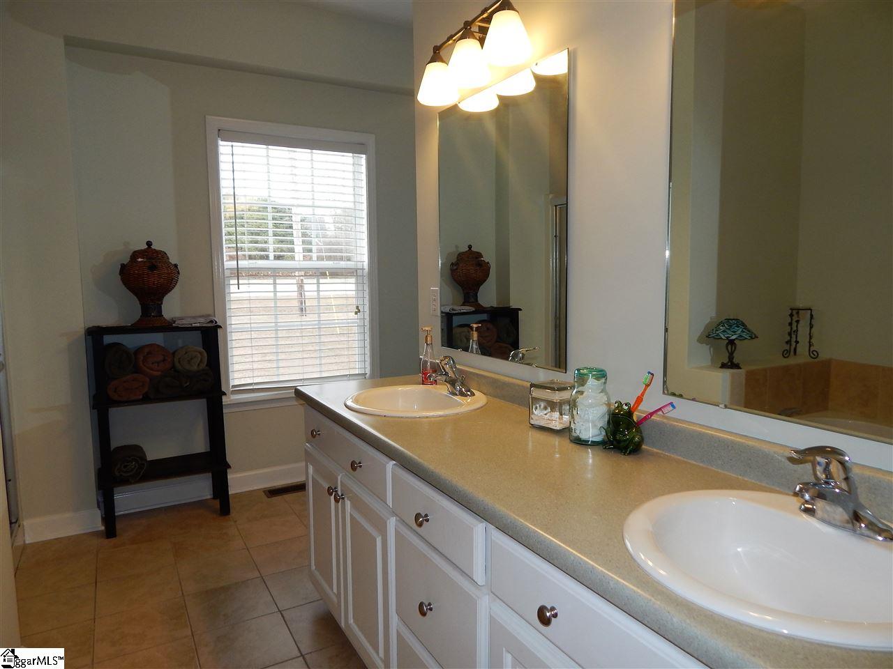 906 McAlister Road Easley, SC 29642 - Photo 13 of 32 Gallery Image 13