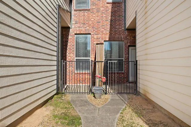 $430,000 | 1912 Lantana Lane, Irving, TX 75063