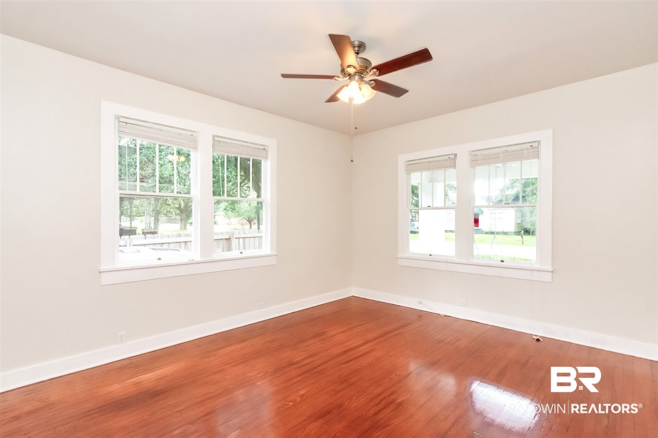 2056 Old Government Street Mobile, AL 36606 - Photo 6 of 36