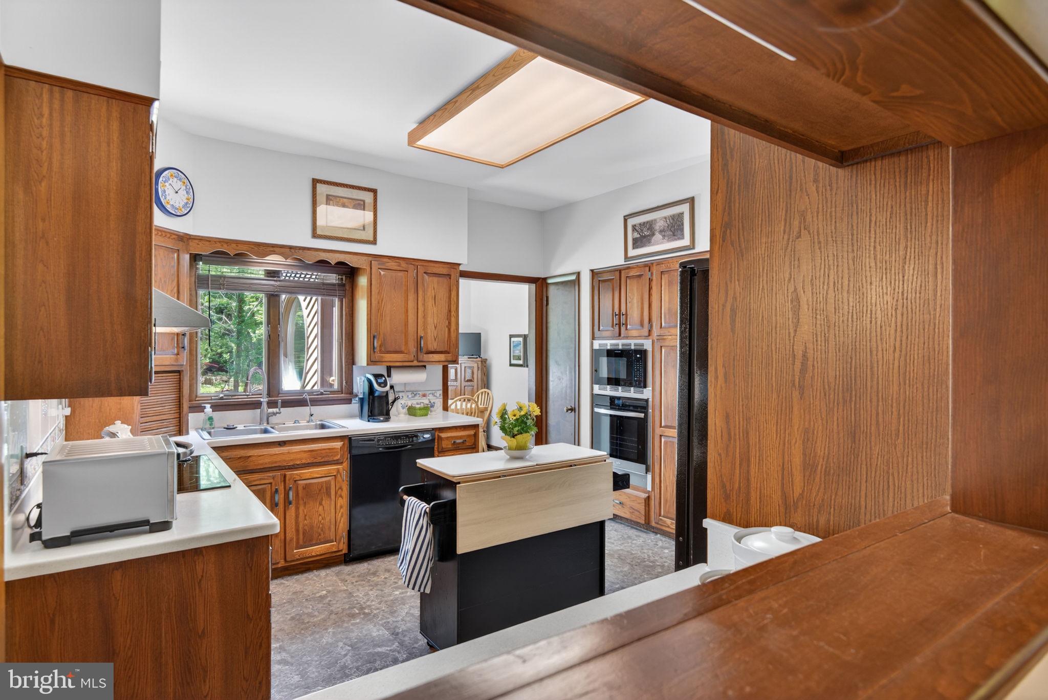 2624 Spring Valley Road Lancaster, PA 17601 - Photo 18 of 71 Kitchen