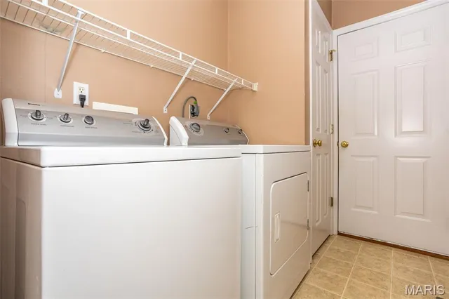 $245,000 | 1005 Lexington Estates Drive, Godfrey, IL 62035