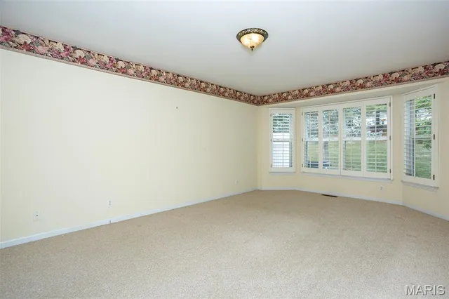 $245,000 | 1005 Lexington Estates Drive, Godfrey, IL 62035