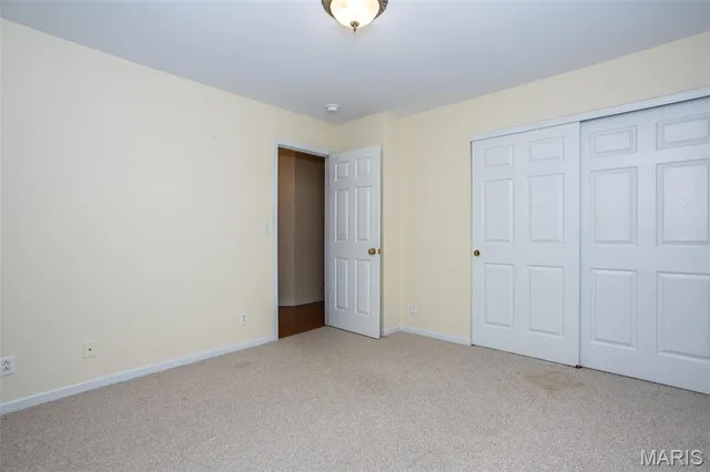 $245,000 | 1005 Lexington Estates Drive, Godfrey, IL 62035