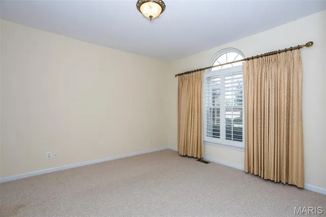 $245,000 | 1005 Lexington Estates Drive, Godfrey, IL 62035