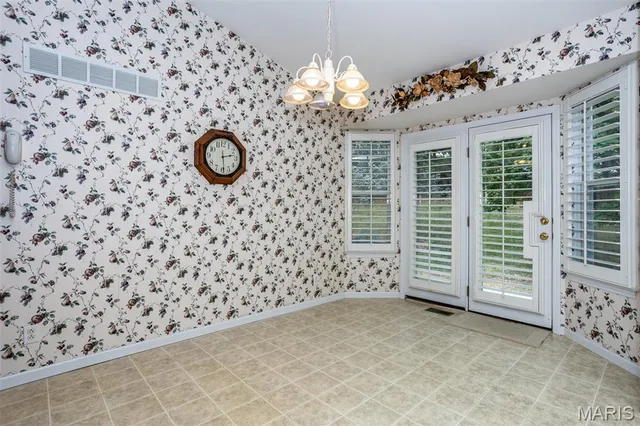 $245,000 | 1005 Lexington Estates Drive, Godfrey, IL 62035