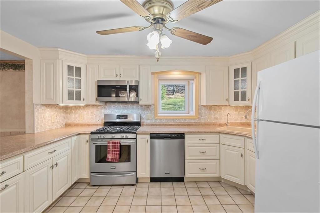 2544 Cole Road Wexford, PA 15090 - Photo 9 of 50 Gallery Image 9