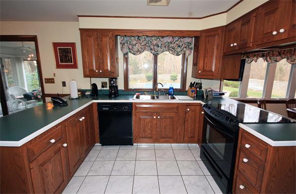 136 Farm Road Marlborough, MA 01752 - Photo 7 of 18 Gallery Image 7