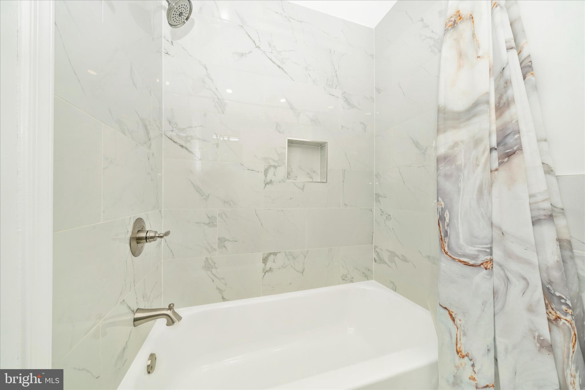 821 Rittenhouse Street Hyattsville, MD 20783 - Photo 27 of 59 a bathroom with a bathtub