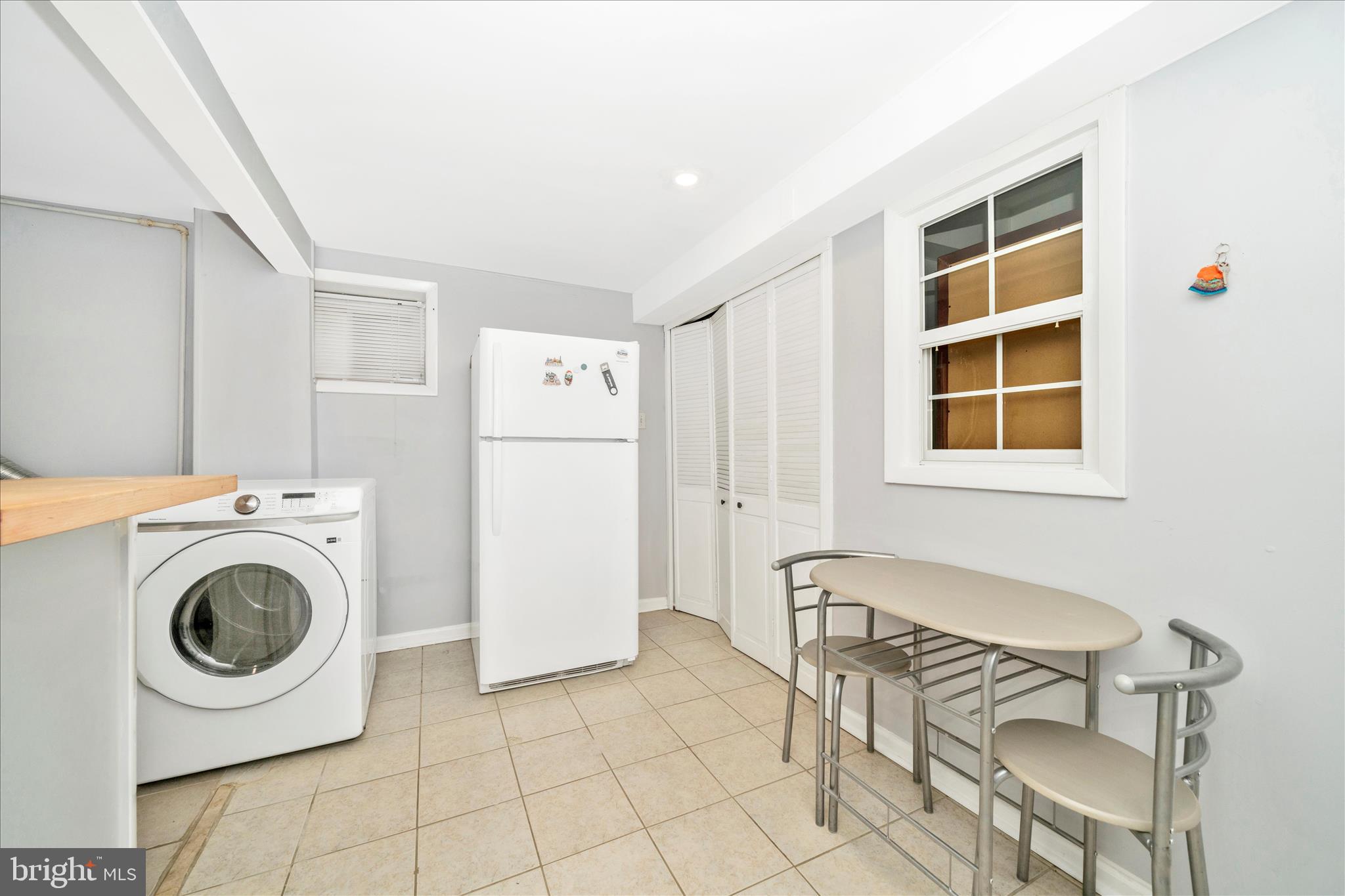 821 Rittenhouse Street Hyattsville, MD 20783 - Photo 42 of 59 a view of livingroom with washer and dryer
