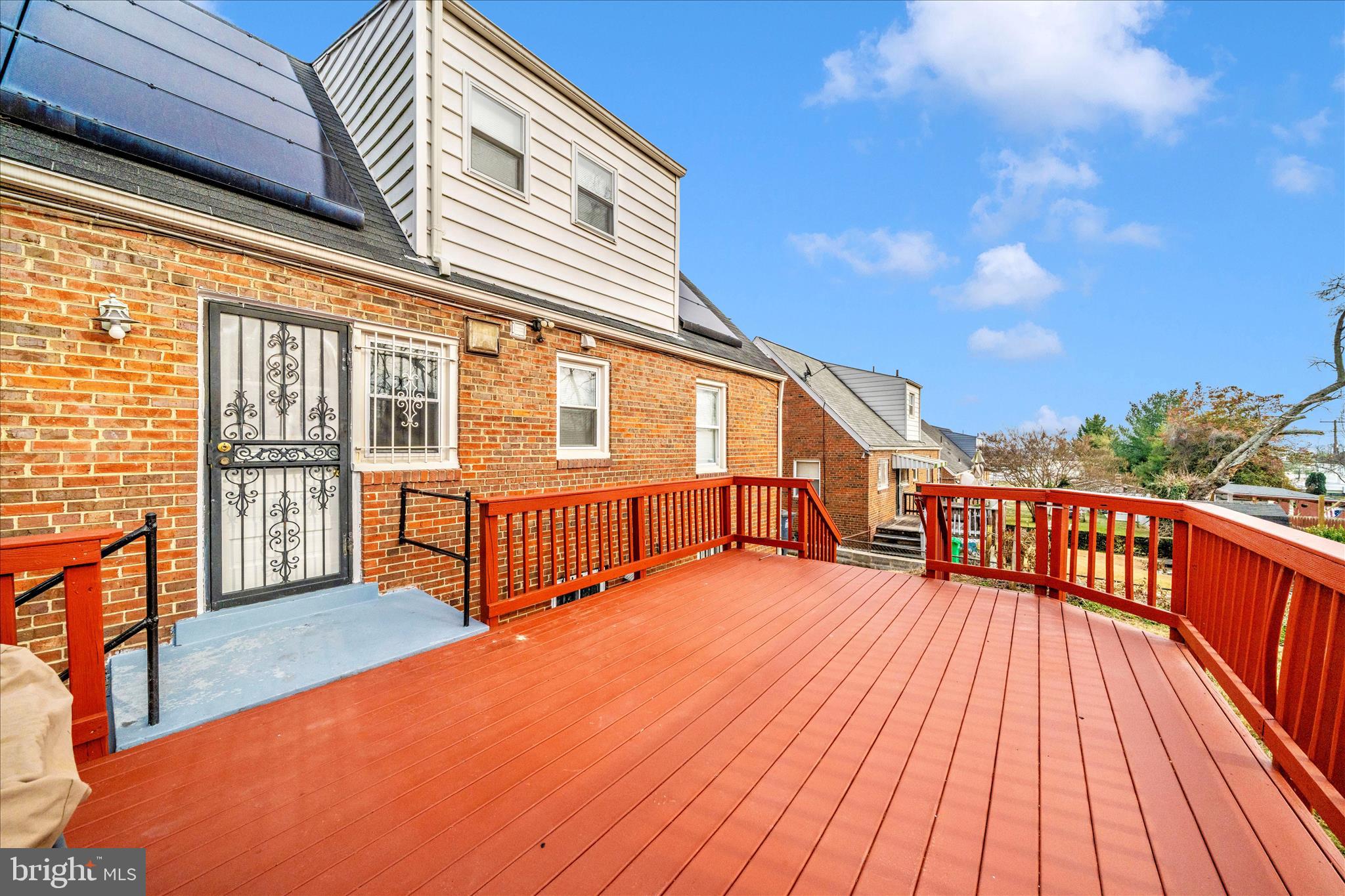 821 Rittenhouse Street Hyattsville, MD 20783 - Photo 52 of 59 a balcony with wooden floor and city view