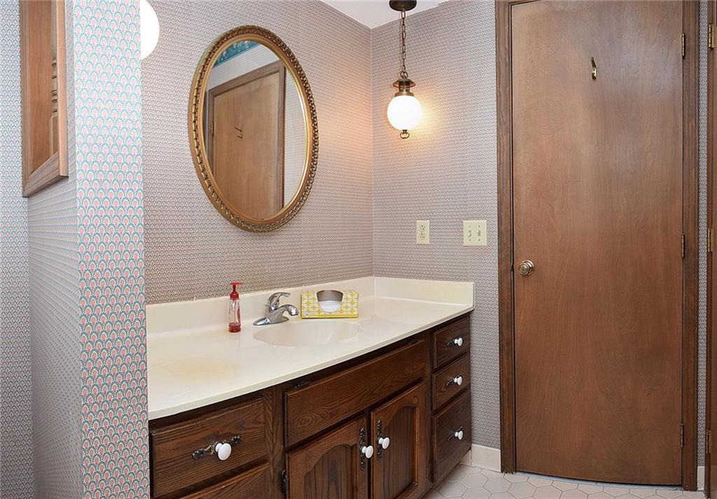12828 Charing Cross Road Carmel, IN 46033 - Photo 16 of 22 Gallery Image 16
