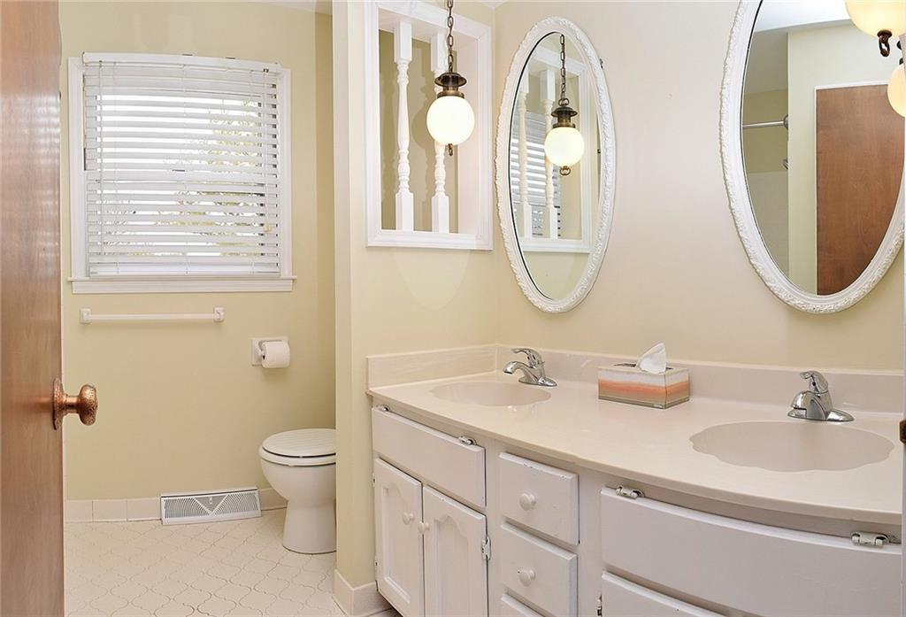 12828 Charing Cross Road Carmel, IN 46033 - Photo 20 of 22 Gallery Image 20