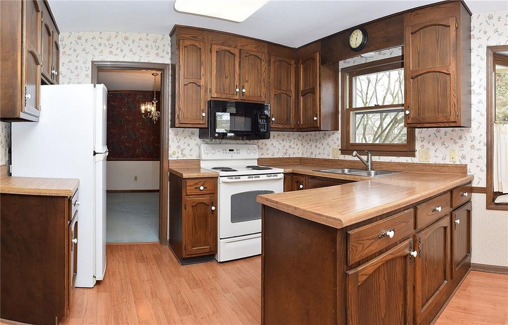 12828 Charing Cross Road Carmel, IN 46033 - Photo 10 of 22 Gallery Image 10
