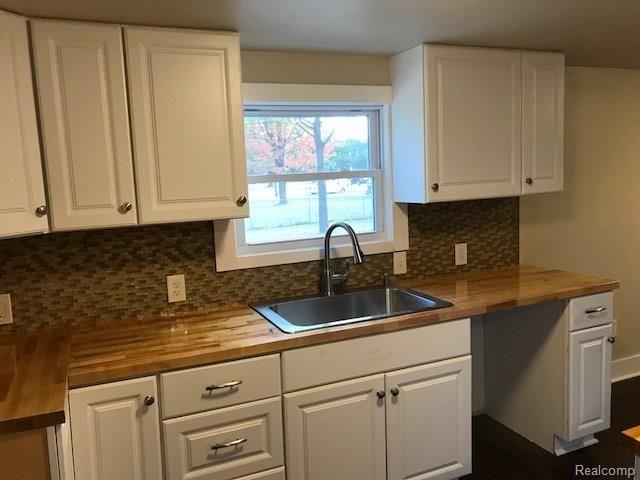 5124 North McKinley Road Flushing, MI 48433 - Photo 13 of 30 IMG_1243.jpg