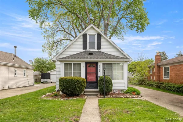 $169,000 | 5706 Robindale Avenue, Dearborn Heights, MI 48127