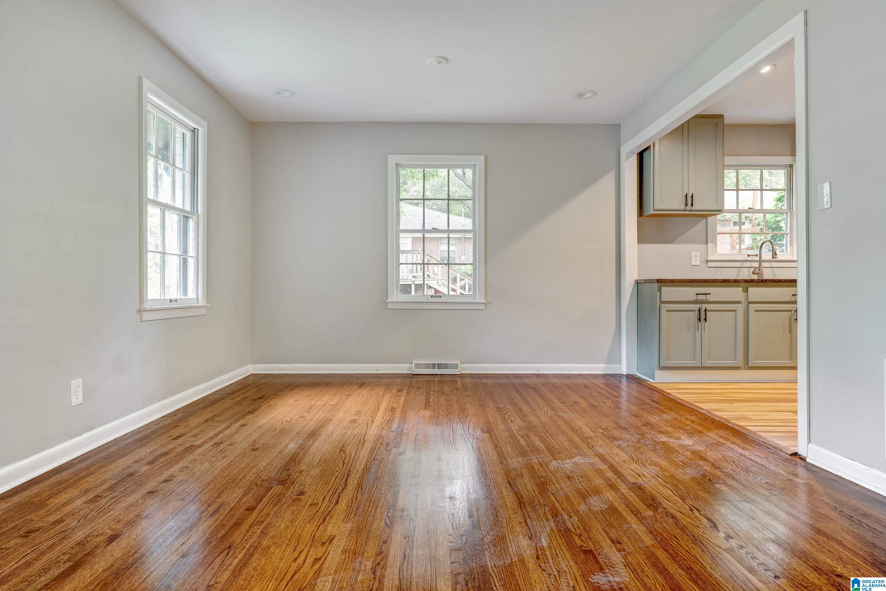 829 Ridge Ln Drive Bessemer, AL 35020 - Photo 8 of 27