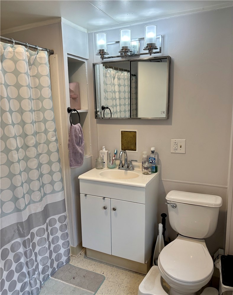 139 West 4th Street Corning, NY 14830 - Photo 14 of 21 Upstairs bathroom