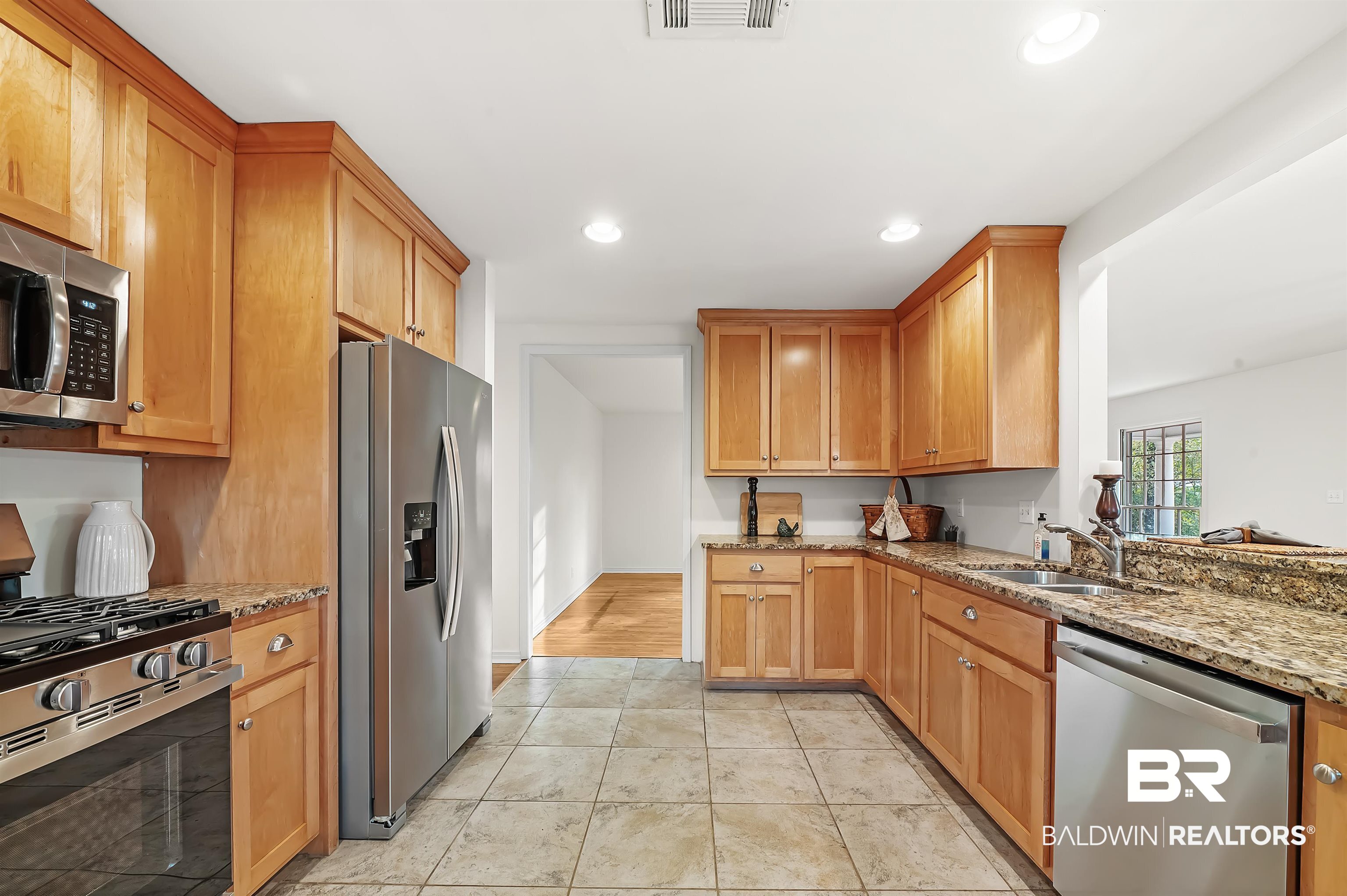 371 Francilla Circle Fairhope, AL 36532 - Photo 12 of 50 Kitchen