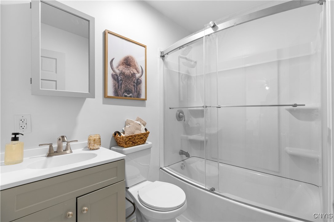 405 Van Roen Road Utica, NY 13502 - Photo 13 of 25