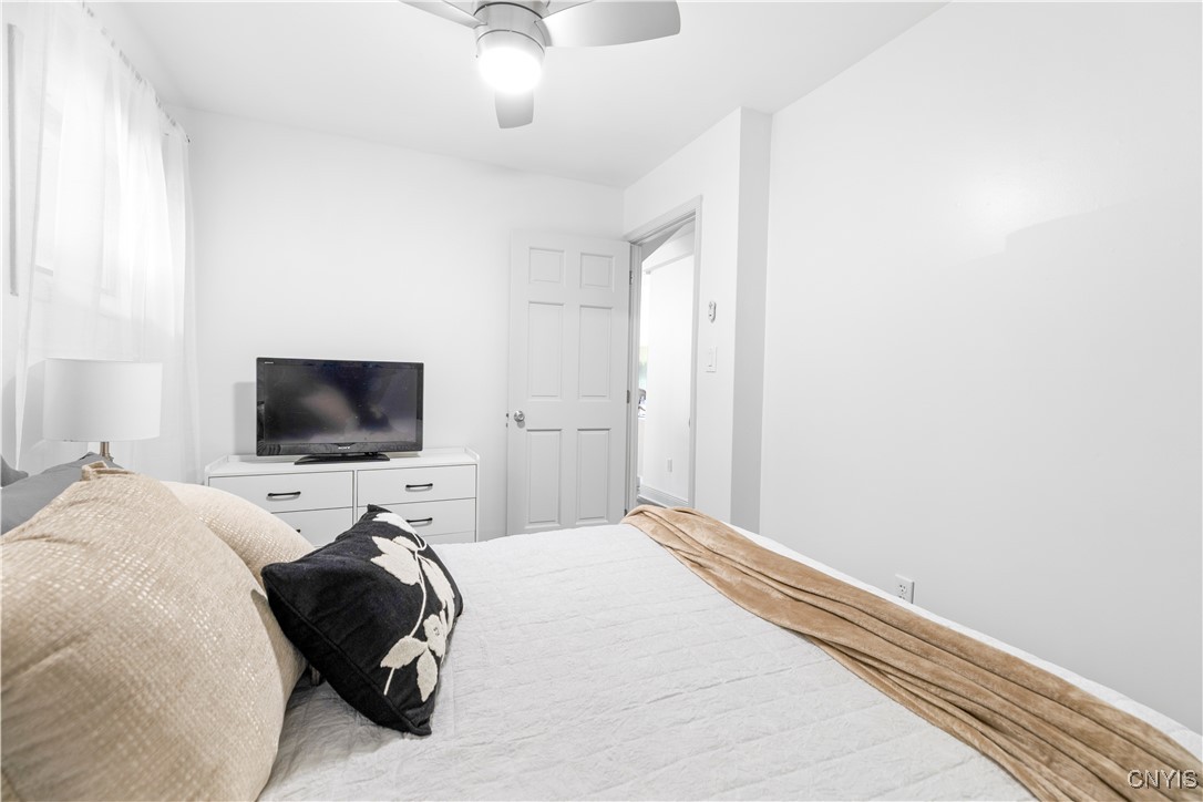 405 Van Roen Road Utica, NY 13502 - Photo 16 of 25