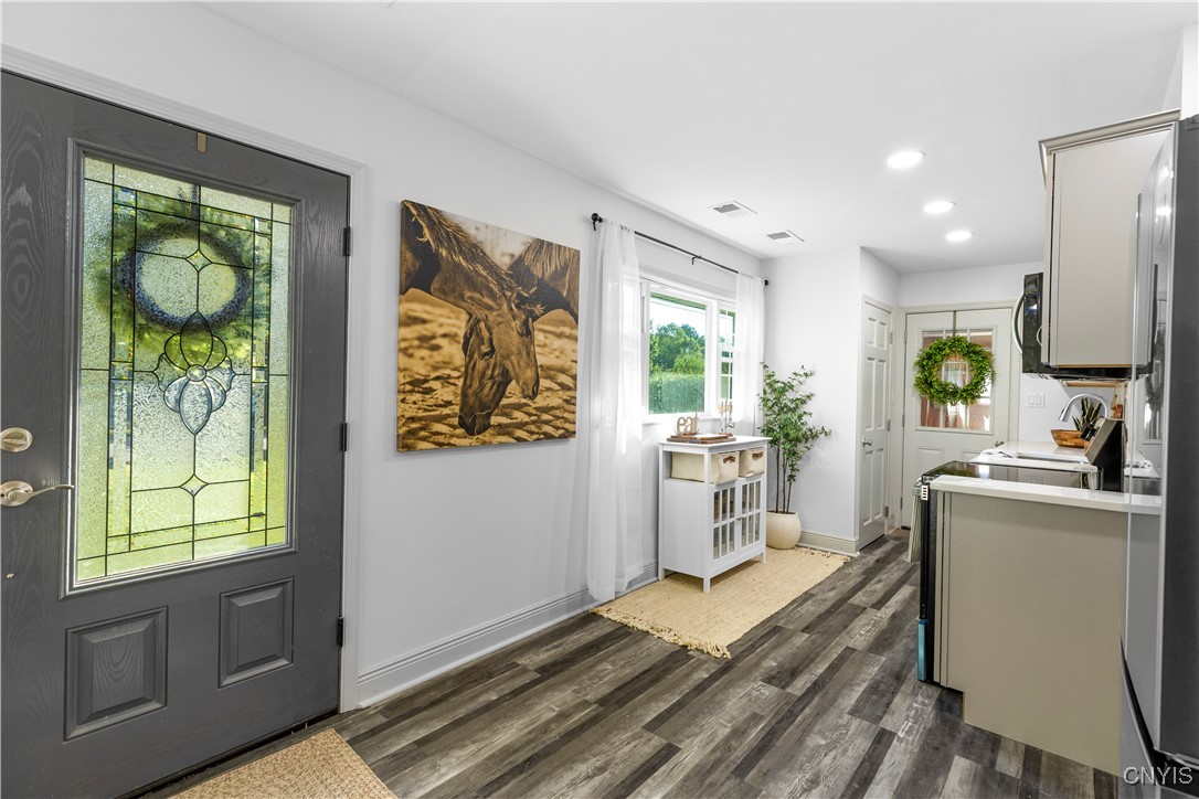 405 Van Roen Road Utica, NY 13502 - Photo 17 of 25