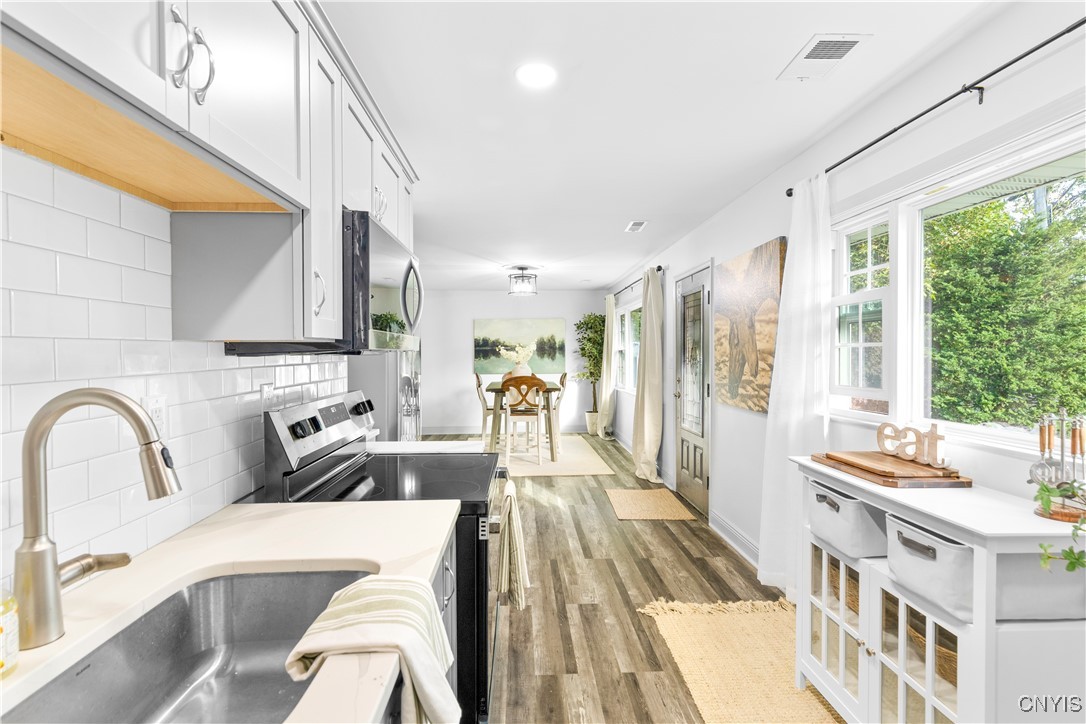 405 Van Roen Road Utica, NY 13502 - Photo 6 of 25