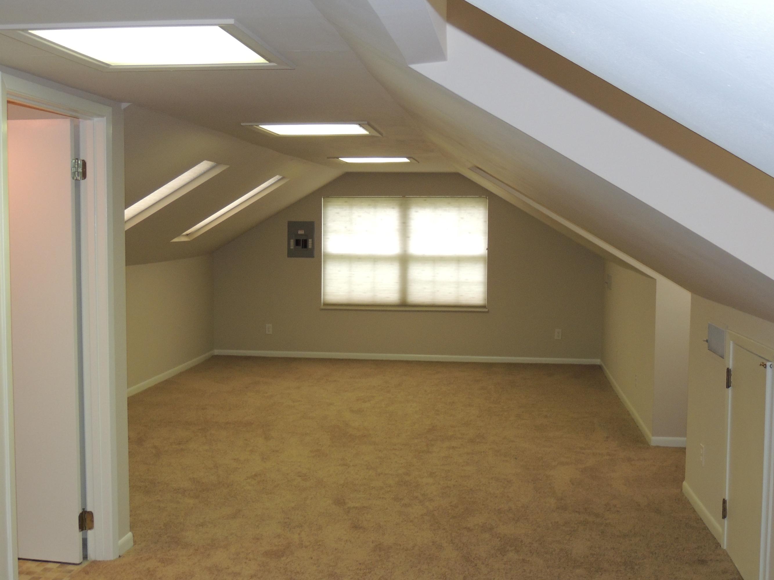1141 Southgate Road Southwest Knoxville, TN 37919 - Photo 19 of 31 Upstairs Rec. Room