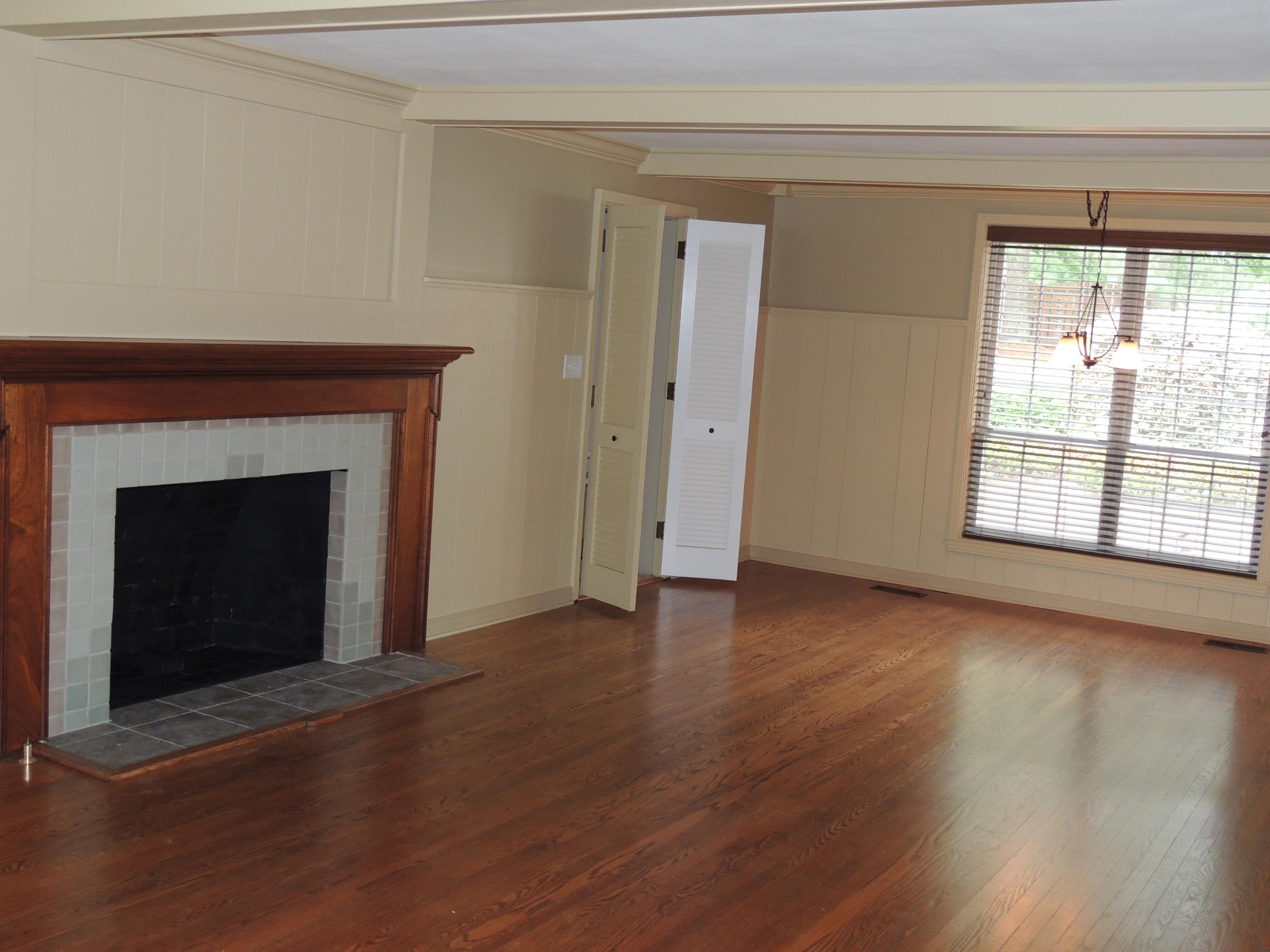 1141 Southgate Road Southwest Knoxville, TN 37919 - Photo 4 of 31 Living Room