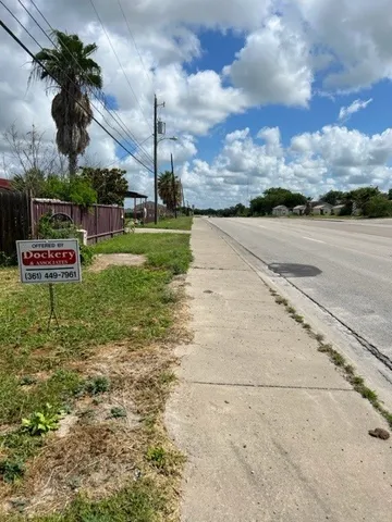 $18,000 | 1213 North Harborth Avenue, Three Rivers, TX 78071