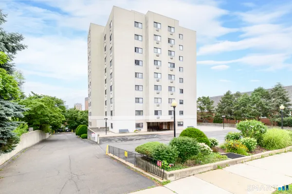 $299,900 | 51 Schuyler Avenue, Unit 3B, Stamford, CT 06902