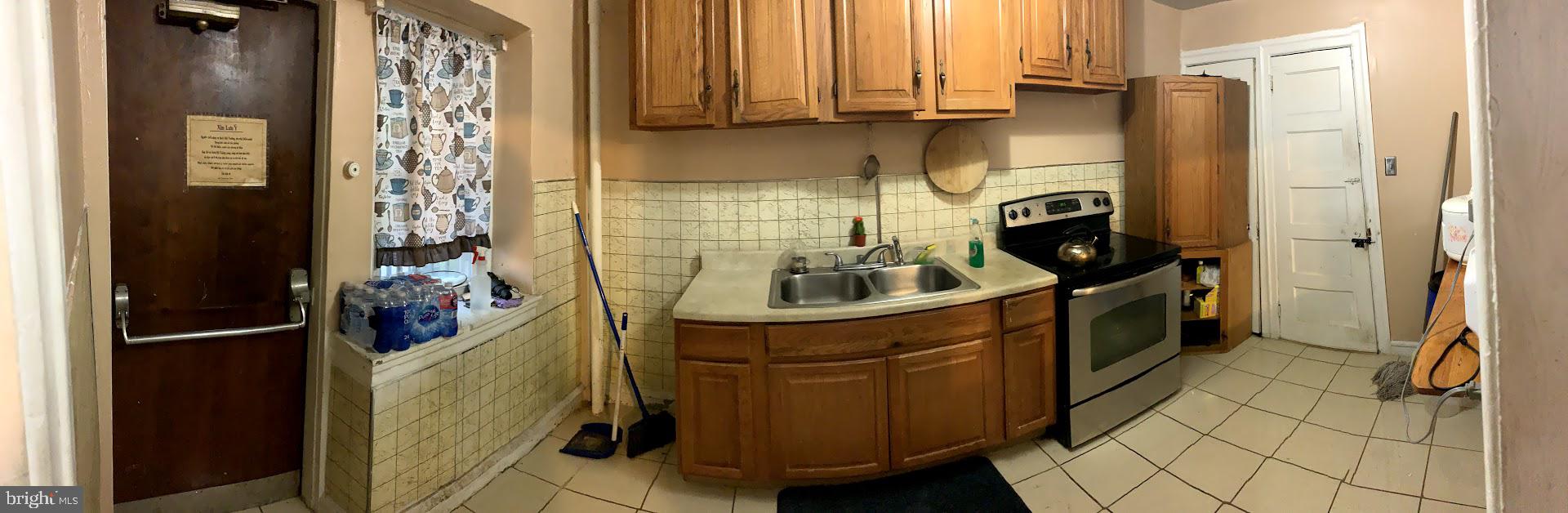 127 Copley Road Upper Darby, PA 19082 - Photo 3 of 11 Kitchen