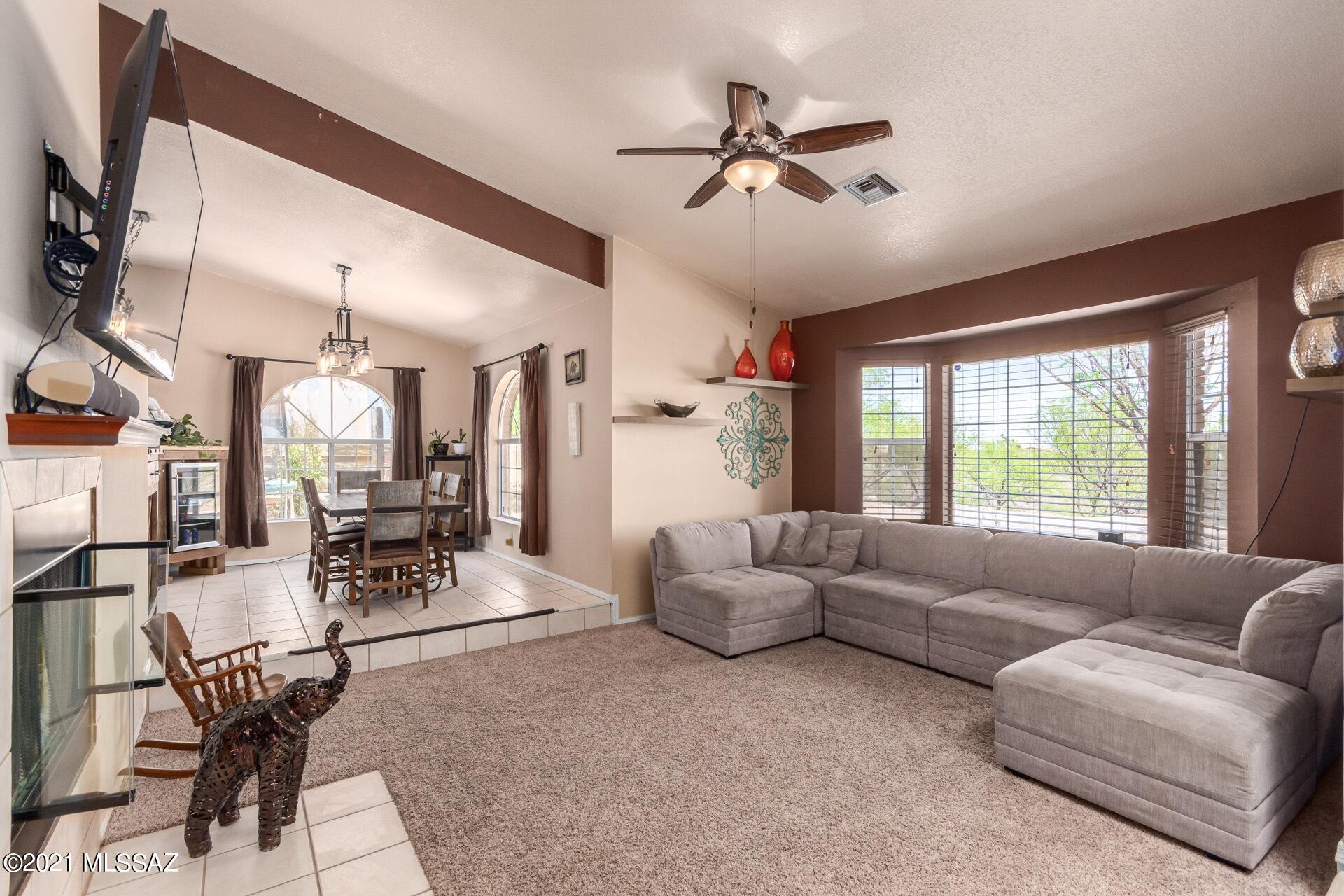 565 Amaranto Court Rio Rico, AZ 85648 - Photo 5 of 33