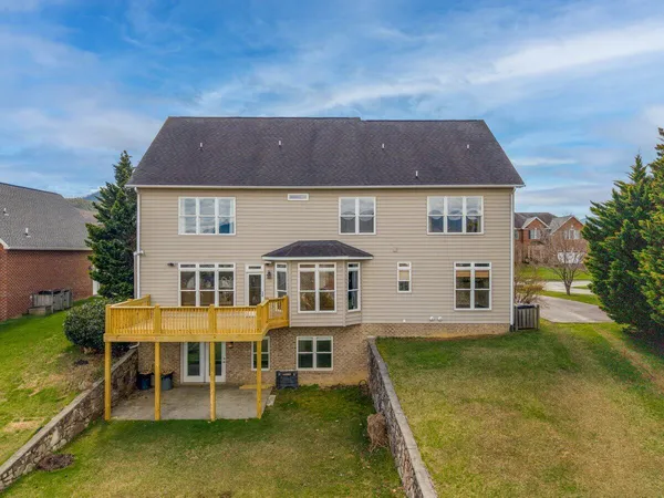 $675,000 | 2229 River Oaks Drive, Salem, VA 24153