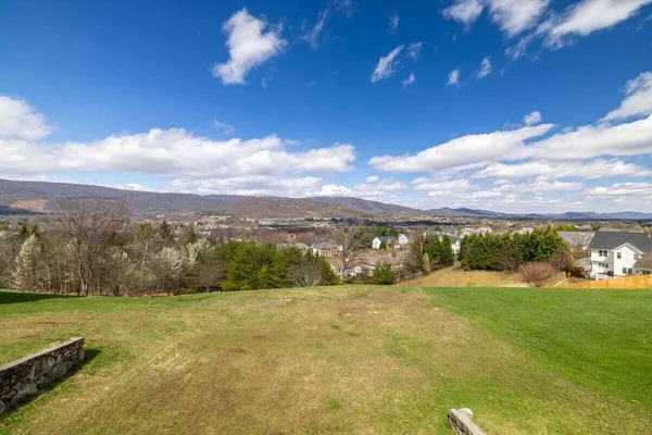 $675,000 | 2229 River Oaks Drive, Salem, VA 24153