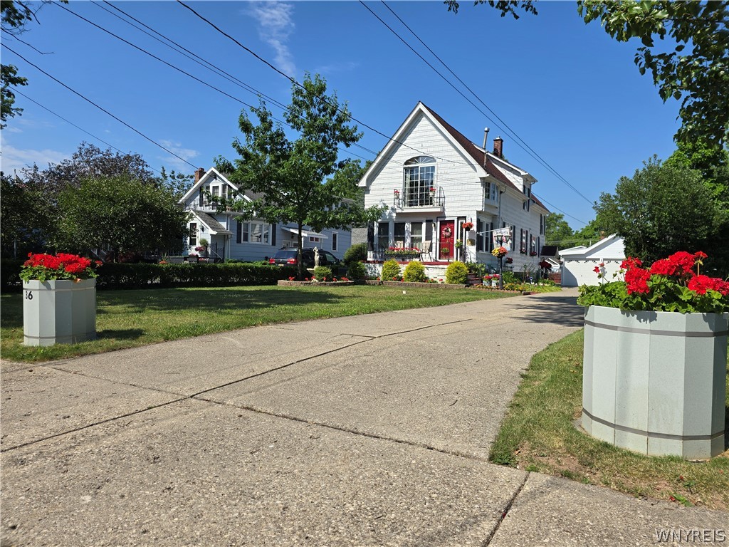 36 Dellwood Road Amherst, NY 14226 - Photo 45 of 45 Lots of driveway patrking